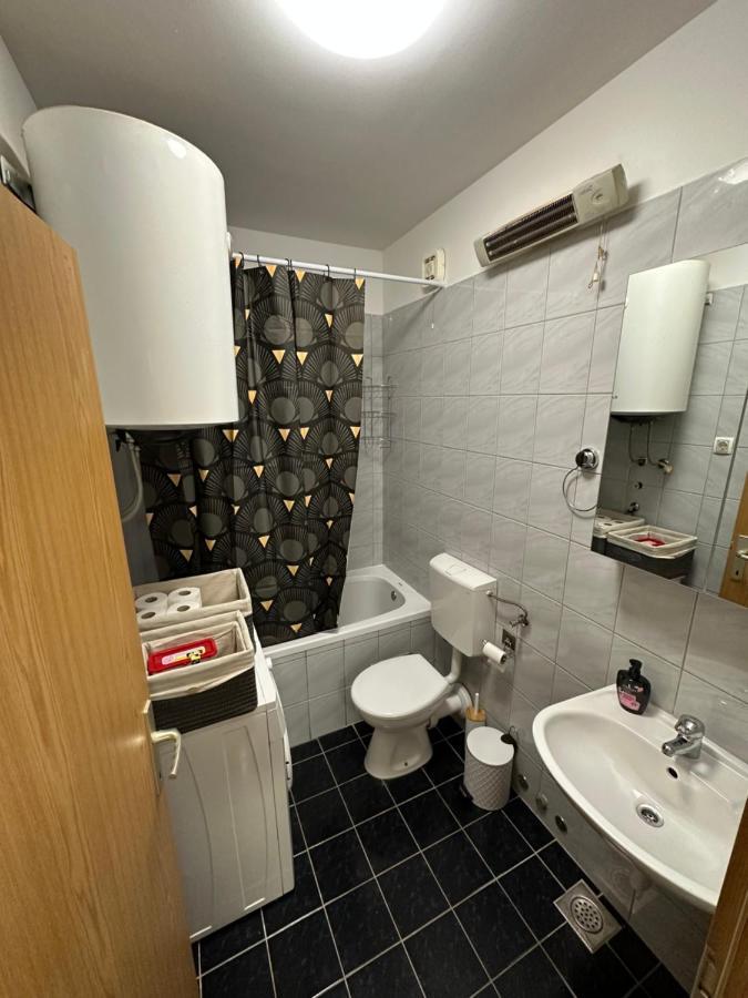 Apartman Aurora Daire Kaštel Novi Dış mekan fotoğraf