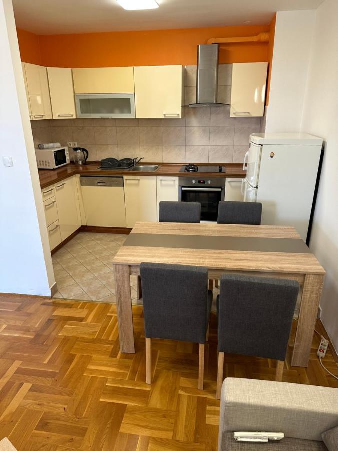 Apartman Aurora Daire Kaštel Novi Dış mekan fotoğraf