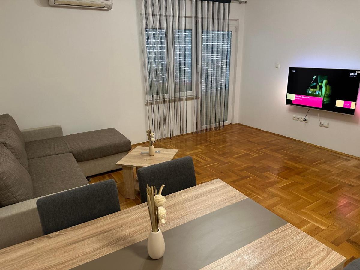 Apartman Aurora Daire Kaštel Novi Dış mekan fotoğraf